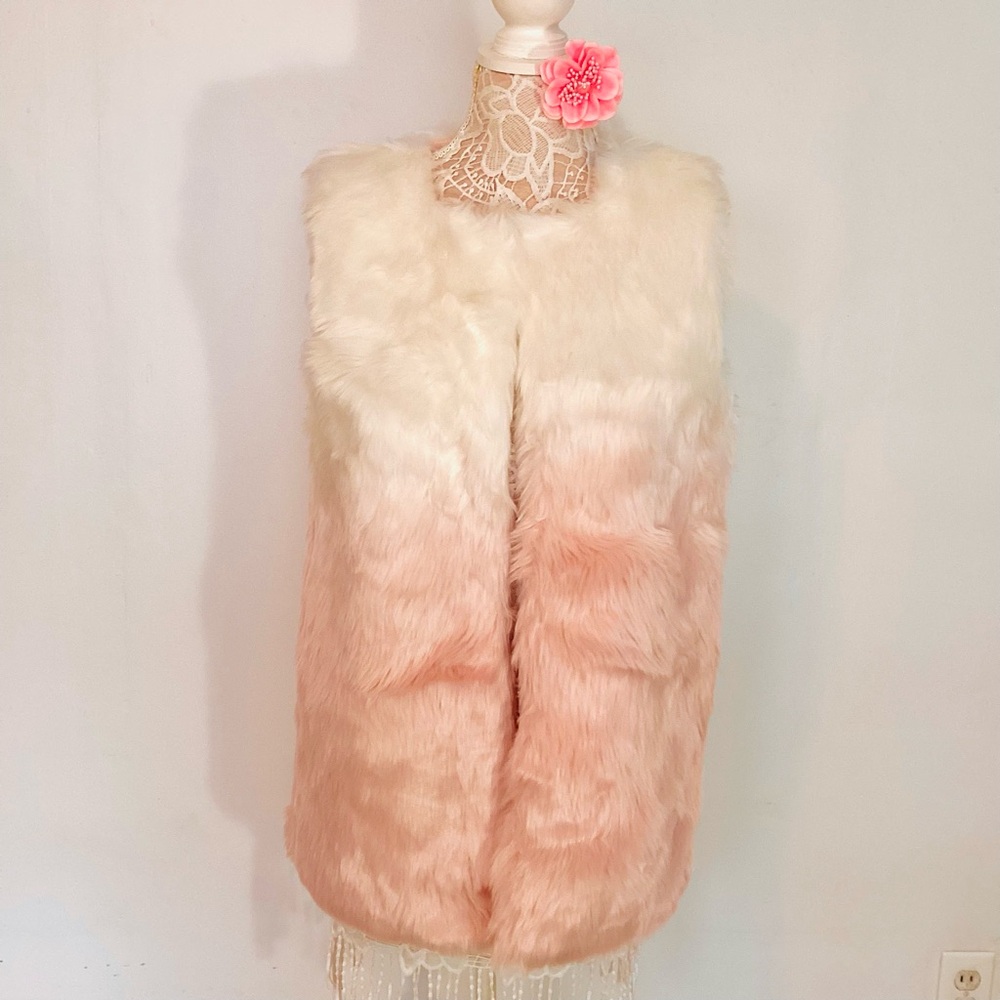 Faux Fur Vest and scarf in White and Pink - Picture 2 of 6